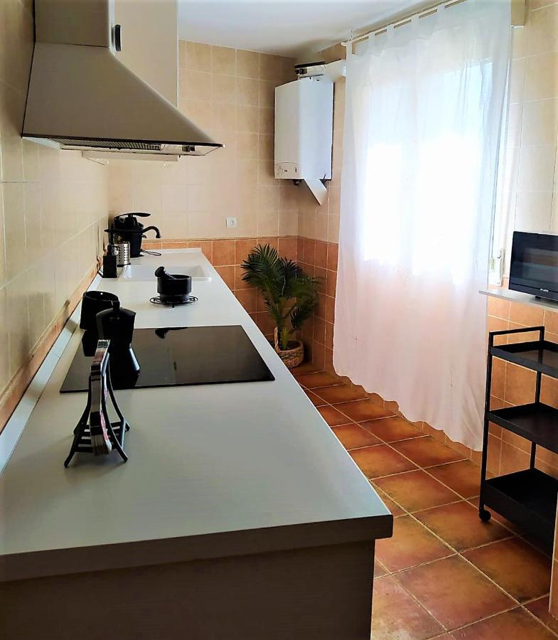 La Casa De Fuentetoba Villa Bagian luar foto