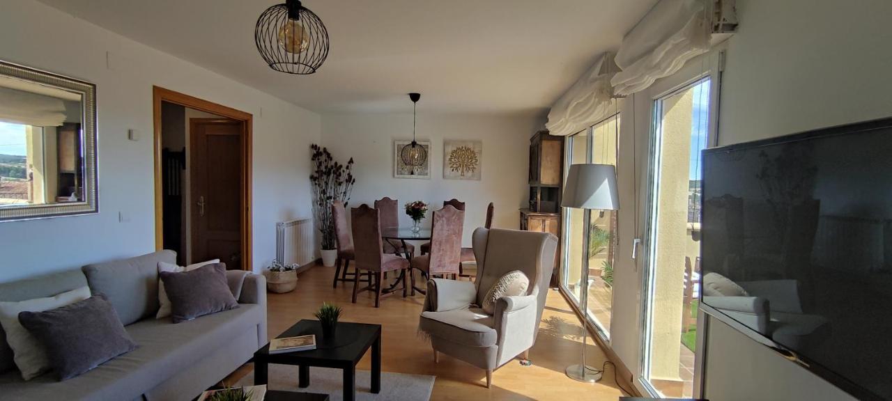 La Casa De Fuentetoba Villa Bagian luar foto
